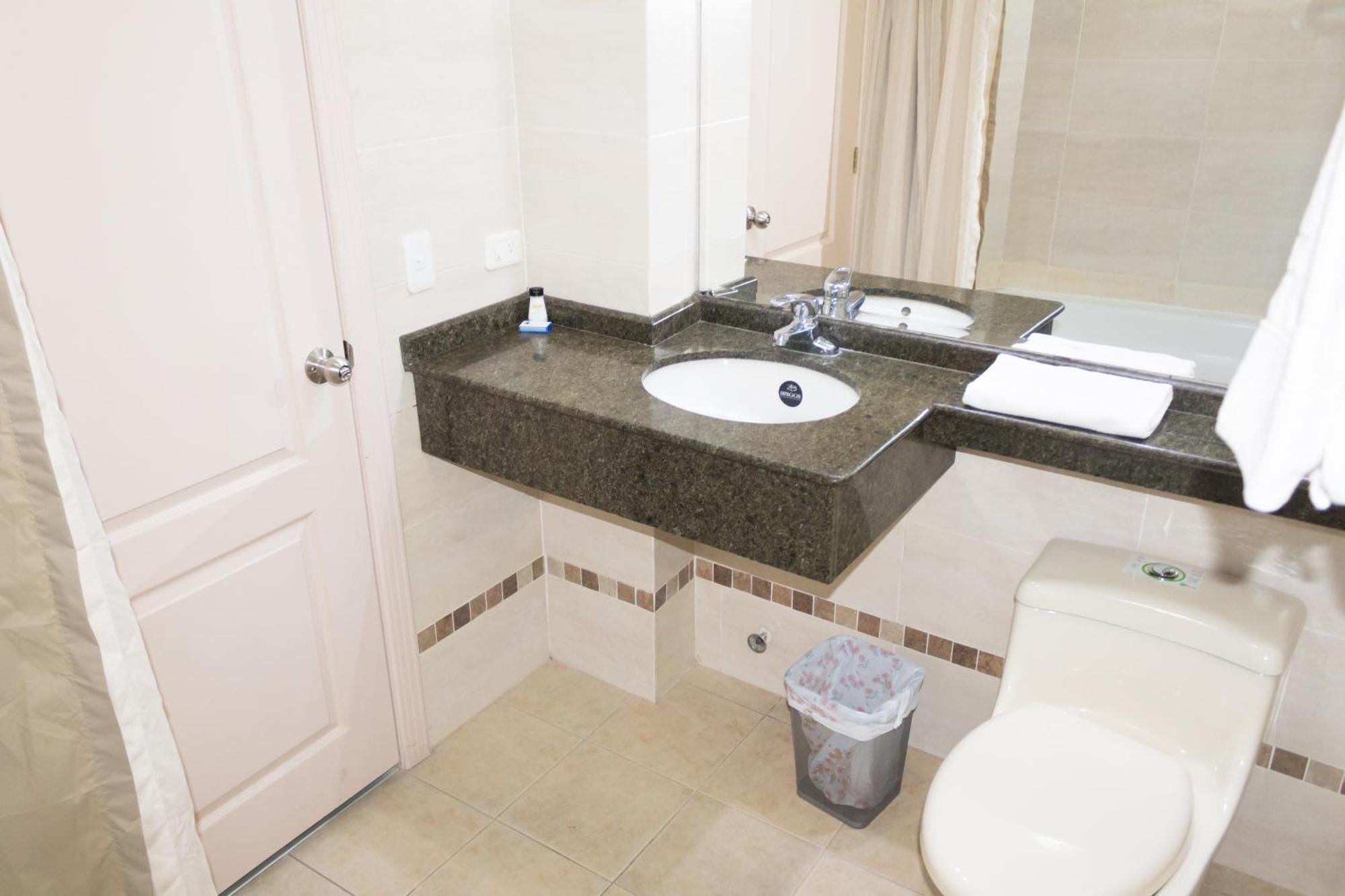 Hotel Novalux Ambato Ngoại thất bức ảnh